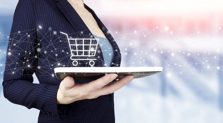 How does the order execution process in an online shop work?